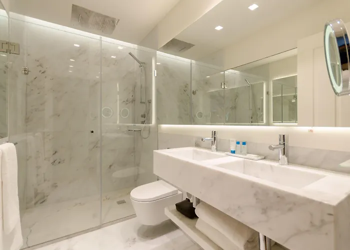 מלון Da Baixa 4*